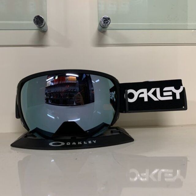 Oakley(オークリー)のOAKLEYオークリー【FLIGHT PATH L】FP限定プリズム ケース付き スポーツ/アウトドアのスノーボード(アクセサリー)の商品写真