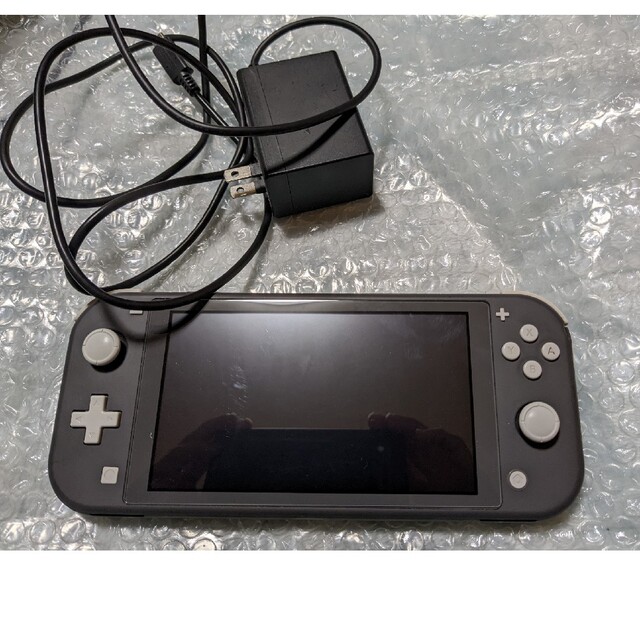 Nintendo Switch(ニンテンドースイッチ)の【訳あり】Nintendo switch lite グレー エンタメ/ホビーのゲームソフト/ゲーム機本体(携帯用ゲーム機本体)の商品写真