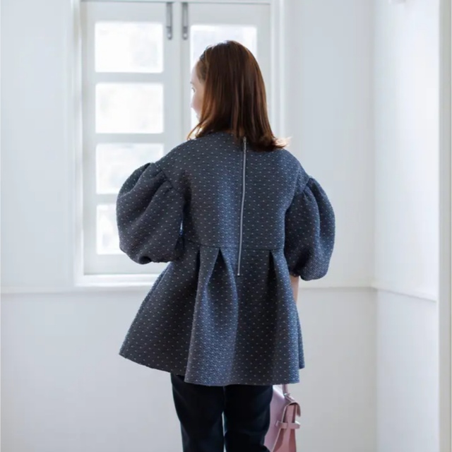 Drawer(ドゥロワー)のブルレア　dot jacquard blouse レディースのトップス(シャツ/ブラウス(半袖/袖なし))の商品写真