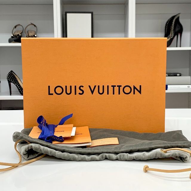 LOUIS VUITTON(ルイヴィトン)の5401 未使用 ヴィトン LV スイートライン ベルベット ファー スリッパ レディースの靴/シューズ(その他)の商品写真