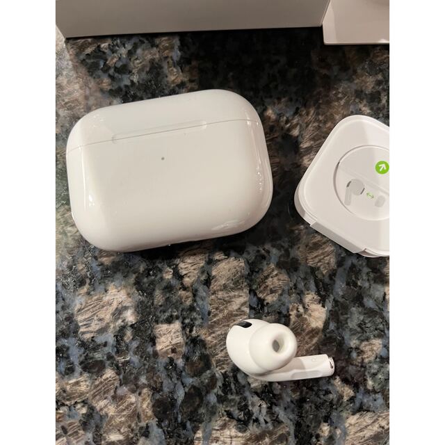 Apple(アップル)のAir pods pro with MagSafe Charging case  スマホ/家電/カメラのオーディオ機器(ヘッドフォン/イヤフォン)の商品写真