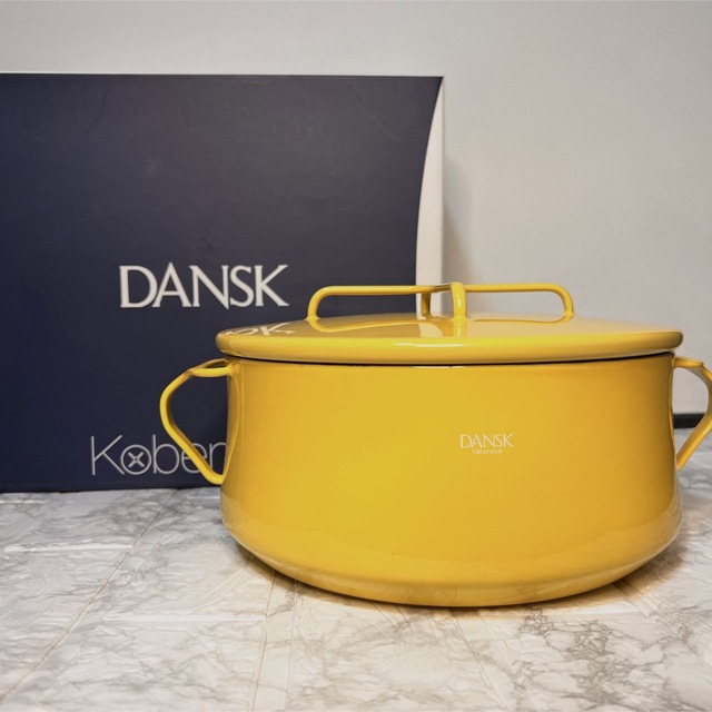 DANSK(ダンスク)の【DANSK 】ダンスク　両手鍋　約23cm イエロー インテリア/住まい/日用品のキッチン/食器(鍋/フライパン)の商品写真