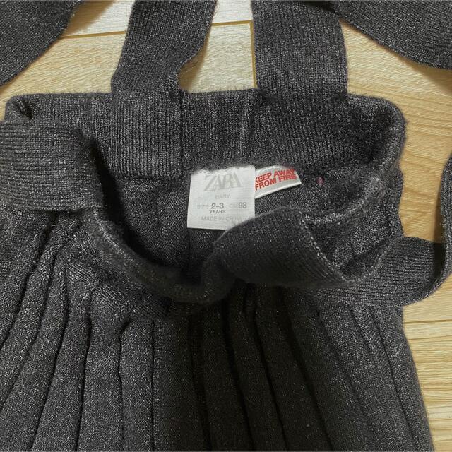 ZARA KIDS(ザラキッズ)のZARA BABY ニット サロペット プリーツ スカート ブラック フレア キッズ/ベビー/マタニティのキッズ服女の子用(90cm~)(スカート)の商品写真