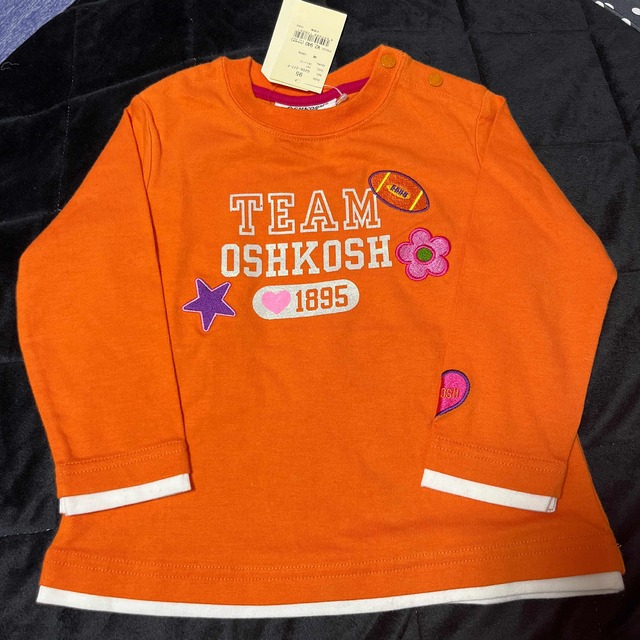 OshKosh(オシュコシュ)のトップス　カットソー　新品未使用 キッズ/ベビー/マタニティのキッズ服女の子用(90cm~)(Tシャツ/カットソー)の商品写真