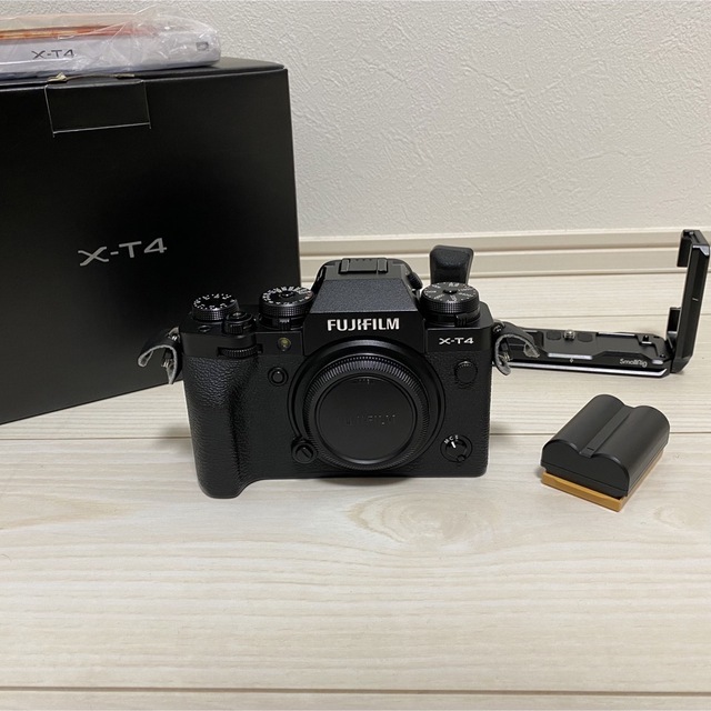 富士フイルム - シャッター数:約6200回 FUJIFILM X-T4 ブラック おまけ ...