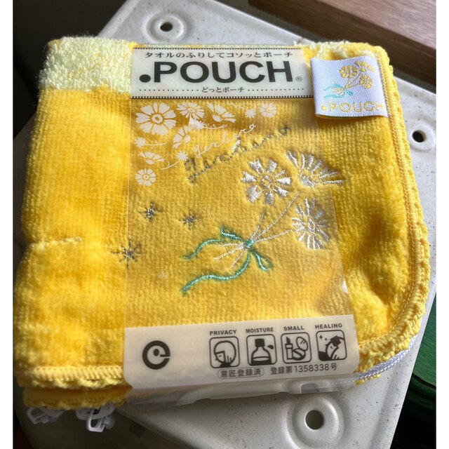 .POUCH(ドットポーチ)のドットポーチ　イエローフラワー　タオルのふりしてコソッとポーチ レディースのファッション小物(ポーチ)の商品写真