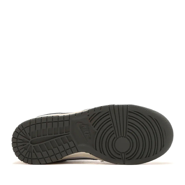 NIKE(ナイキ)の23.5cm Nike Dunk Low DD1503-117 Grey グレー レディースの靴/シューズ(スニーカー)の商品写真