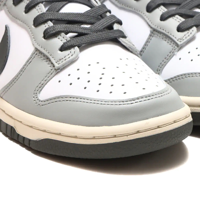 NIKE(ナイキ)の23.5cm Nike Dunk Low DD1503-117 Grey グレー レディースの靴/シューズ(スニーカー)の商品写真