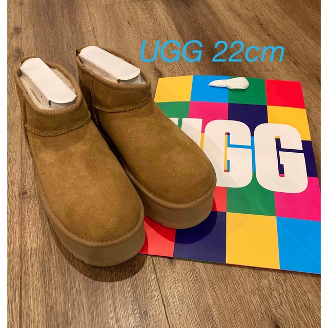 UGG CLASSIC ULTRA MINI PLATFORM 22cm