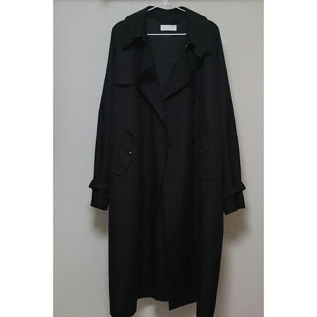 EXCLUSIVE TRENCH COAT