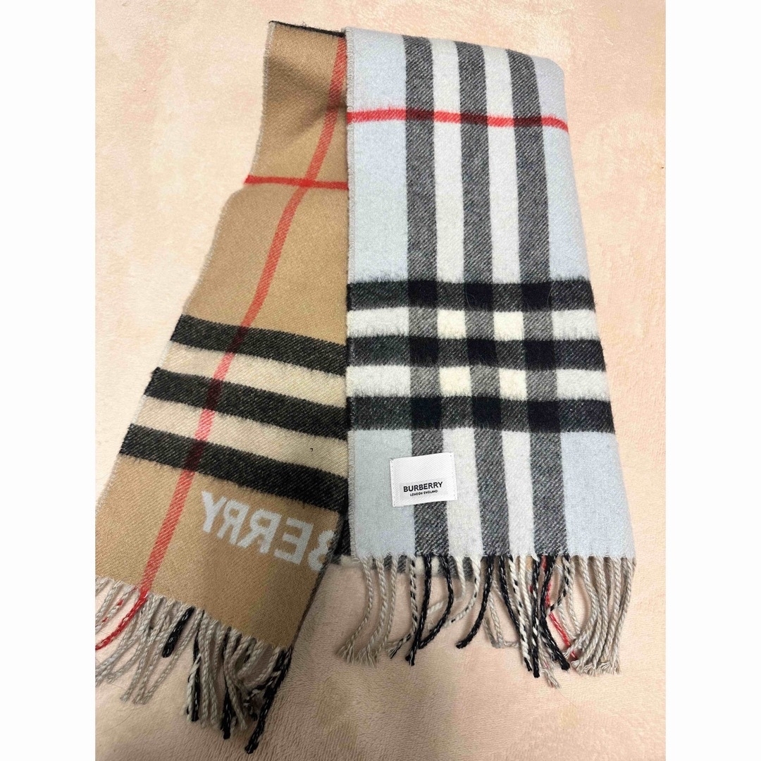 BURBERRY(バーバリー)のバーバリー　マフラー　コントラストチェック カシミアスカーフ レディースのファッション小物(マフラー/ショール)の商品写真