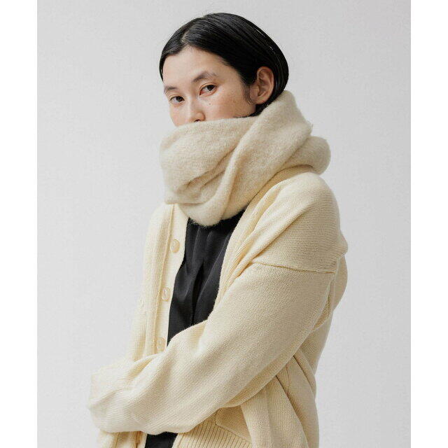 Adam et Rope'(アダムエロぺ)の【オフホワイト（15）】[SCARF]BOUCLE PLAIN STALL レディースのファッション小物(マフラー/ショール)の商品写真