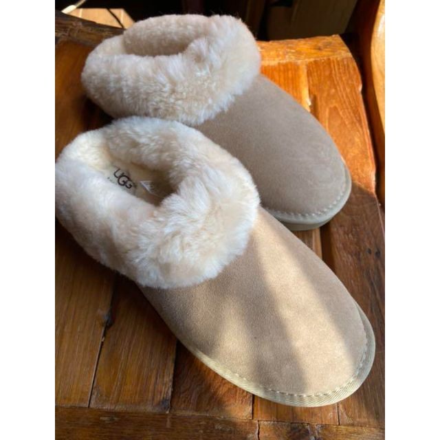 UGG(アグ)の完売しました。。。✨新品✨24～25素足✨UGG✨Cluggette クラゲット レディースの靴/シューズ(サンダル)の商品写真