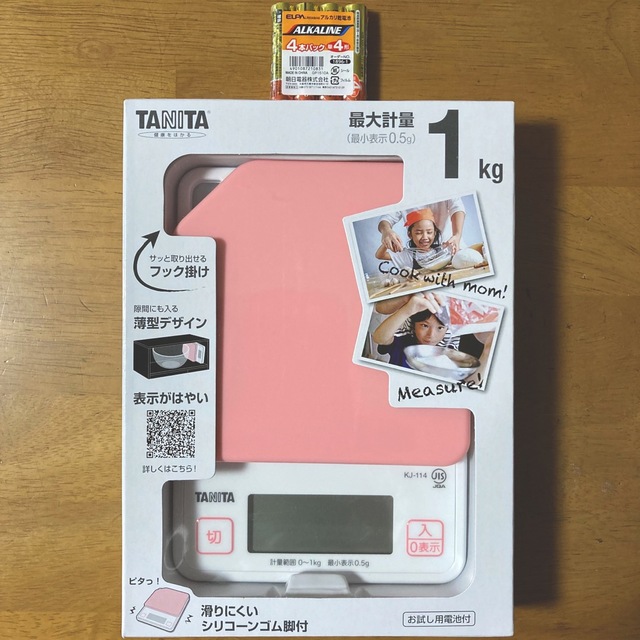 TANITA(タニタ)のタニタ  デジタルクッキングスケール ＋ 単４形アルカリ電池 ４本パック インテリア/住まい/日用品のキッチン/食器(調理道具/製菓道具)の商品写真