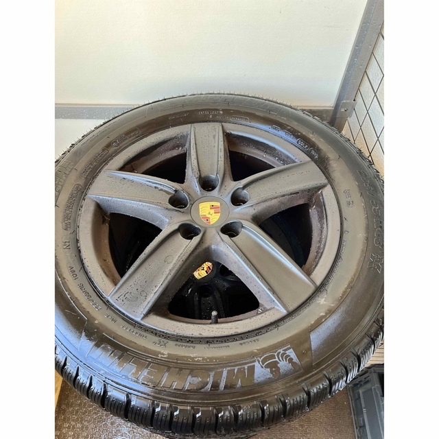 Porsche(ポルシェ)の超美品　ミシュラン　バリ山　カイエン　Q7 ホイール　255/55/R18 自動車/バイクの自動車(タイヤ・ホイールセット)の商品写真