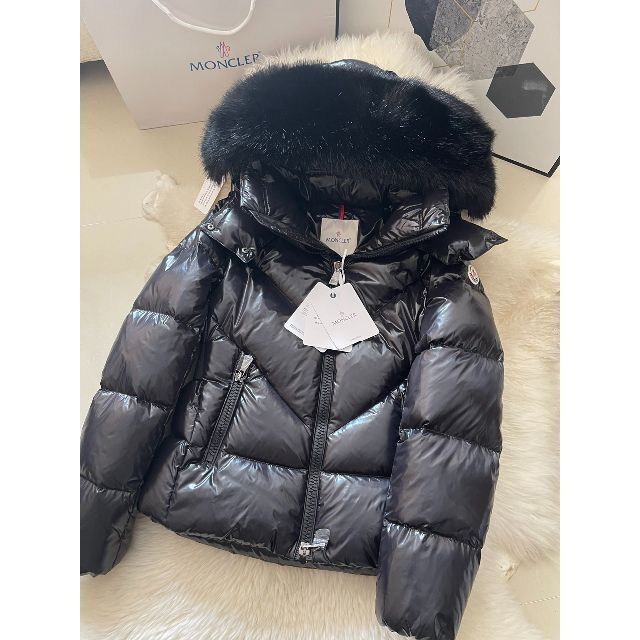 18％OFF】 MONCLER 美品☆定価約20万モンクレールダウンフードファー ...