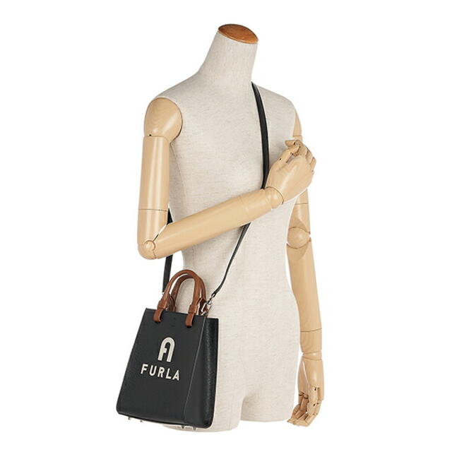 FURLA - 新品 フルラ FURLA ショルダーバッグ ヴァーシティ FURLA - 新品 フルラ FURLA ショルダーバッグ ヴァーシティ