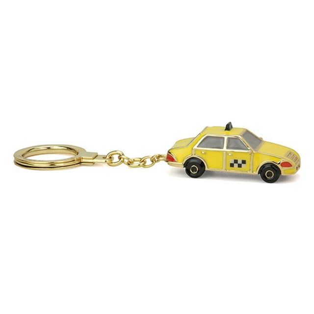 kate spade new york(ケイトスペードニューヨーク)の新品 ケイトスペード kate spade キーホルダー TAXI KEYCHAIN イエロー 黄 マルチ レディースのファッション小物(キーホルダー)の商品写真