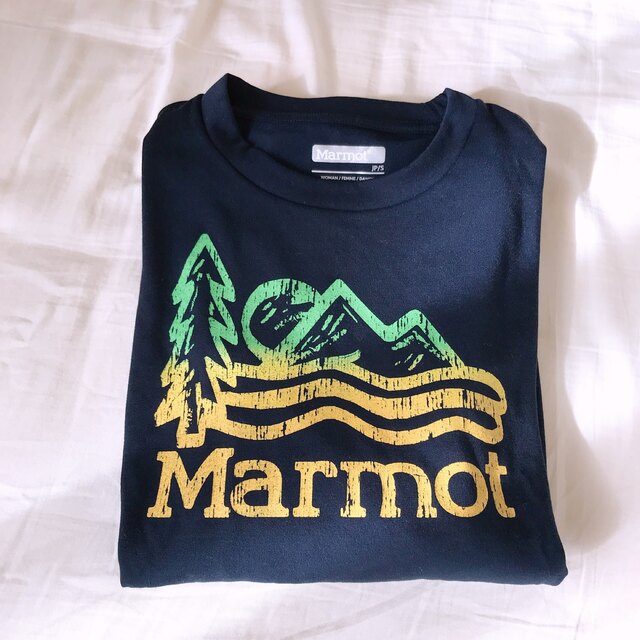 MARMOT(マーモット)のマーモット　未使用品　ネイビー　ロングTシャツ スポーツ/アウトドアのアウトドア(登山用品)の商品写真