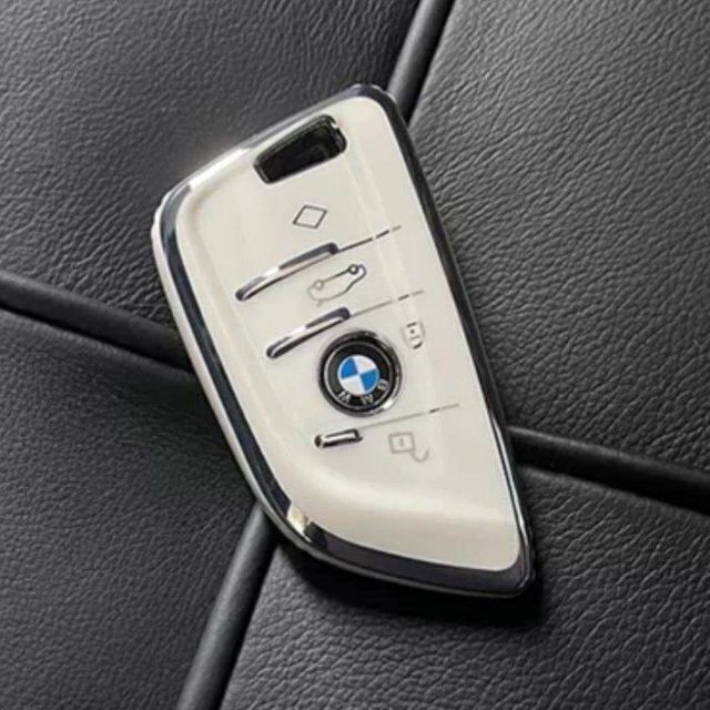 BMW(ビーエムダブリュー)のBMW キーケース ホワイト 白 銀 TPU キーカバー 鍵 g20 g30 自動車/バイクの自動車(車内アクセサリ)の商品写真