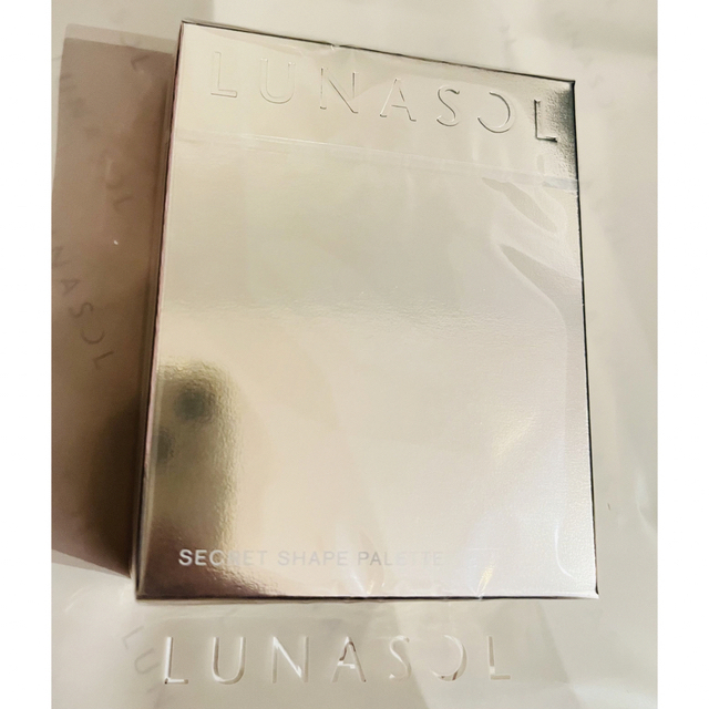 LUNASOL(ルナソル)のルナソル LUNASOL ホリデー限定 シークレットシェイプパレット　ex03 コスメ/美容のベースメイク/化粧品(チーク)の商品写真