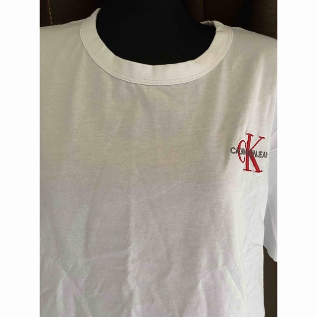 Calvin Klein(カルバンクライン)の最終値下げ5月まで新品未使用タグ付カルバンクライン半袖Tシャツ　M 白マーク付き レディースのトップス(Tシャツ(半袖/袖なし))の商品写真
