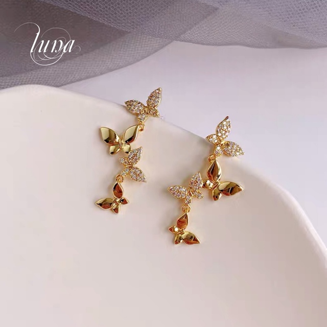 AHKAH(アーカー)の☆Butterfly Continuous pierce☆s925 post レディースのアクセサリー(ピアス)の商品写真