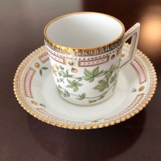 ロイヤルコペンハーゲン(ROYAL COPENHAGEN)のフローラダニカ　イエローの野草　ショコラカップ&ソーサー(グラス/カップ)