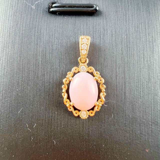 K18 天然ピンクオパール ダイヤ ネックレストップ レディースのアクセサリー(ネックレス)の商品写真