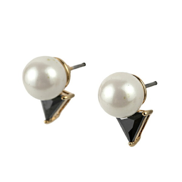 新品 ケイトスペード kate spade ピアス TRIANGLE PEARL STUDS ジェット 1