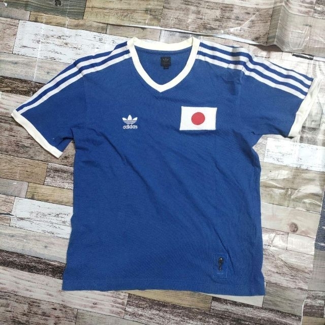 adidas(アディダス)のFIFA adidasアディダス1974年日本代表復刻モデル XSサイズ ブルー スポーツ/アウトドアのサッカー/フットサル(ウェア)の商品写真