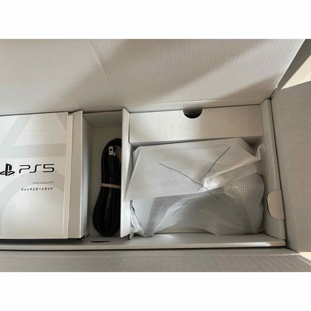 SONY(ソニー)の新品　未使用　PS5 PlayStation5 CFI-1200A01 エンタメ/ホビーのゲームソフト/ゲーム機本体(家庭用ゲーム機本体)の商品写真