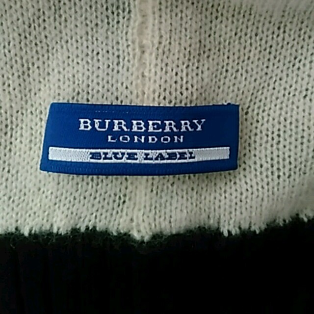 BURBERRY(バーバリー)のバーバリー　ブルー　レーベル　ニット帽 レディースの帽子(ニット帽/ビーニー)の商品写真