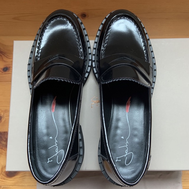 TOD'S(トッズ)のファビ★ローファー黒　24cm 未使用 レディースの靴/シューズ(ローファー/革靴)の商品写真