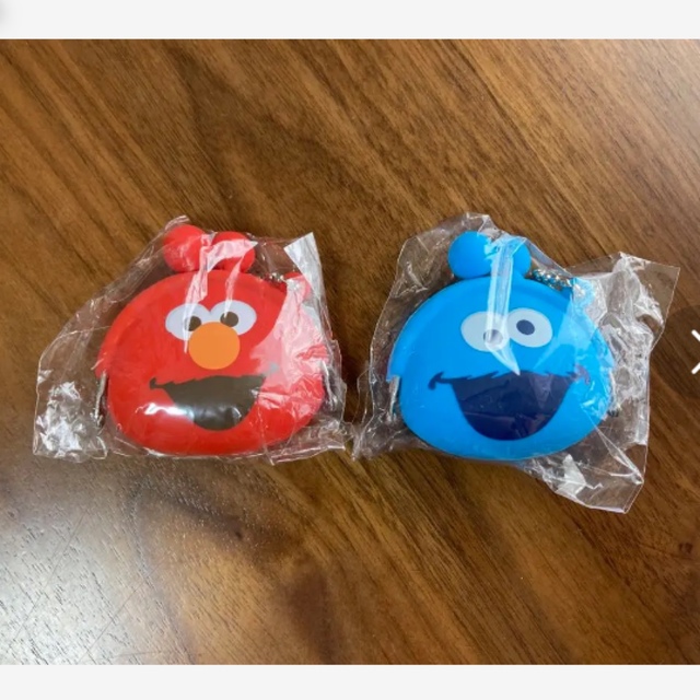 SESAME STREET(セサミストリート)のエルモ&クッキーモンスター ミニ シリコンコインケース メンズのファッション小物(コインケース/小銭入れ)の商品写真