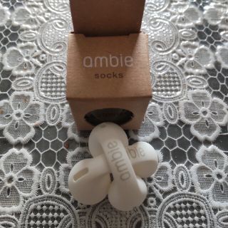 ソニー(SONY)の本日のみ価格！ambie AM-TW01 socks カバー white 白(ヘッドフォン/イヤフォン)