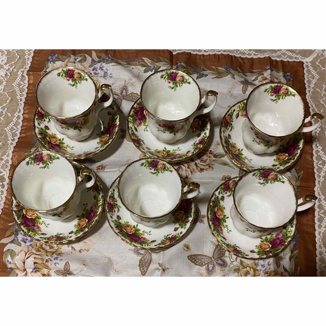 Royal Albert のカップ\u0026ソーサーセット