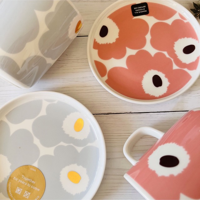 marimekko(マリメッコ)の♡マリメッコ　ウニッコ　マグカップ　プレート 13.5 アイシーグレー　ピンク インテリア/住まい/日用品のキッチン/食器(食器)の商品写真