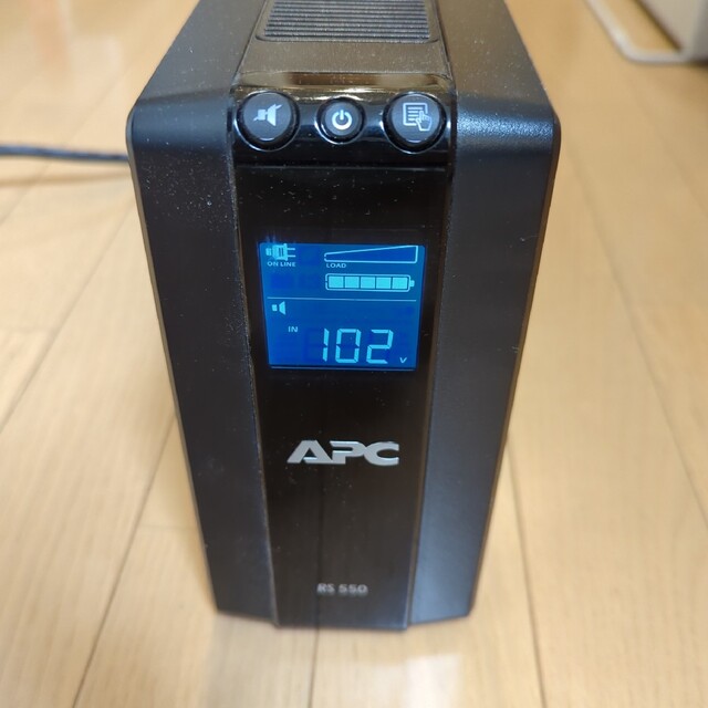 A.P.C(アーペーセー)のUPS  APC RS550  無停電電源装置 スマホ/家電/カメラのPC/タブレット(PC周辺機器)の商品写真