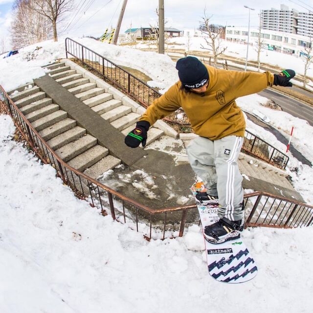 adidas snowboard パンツ