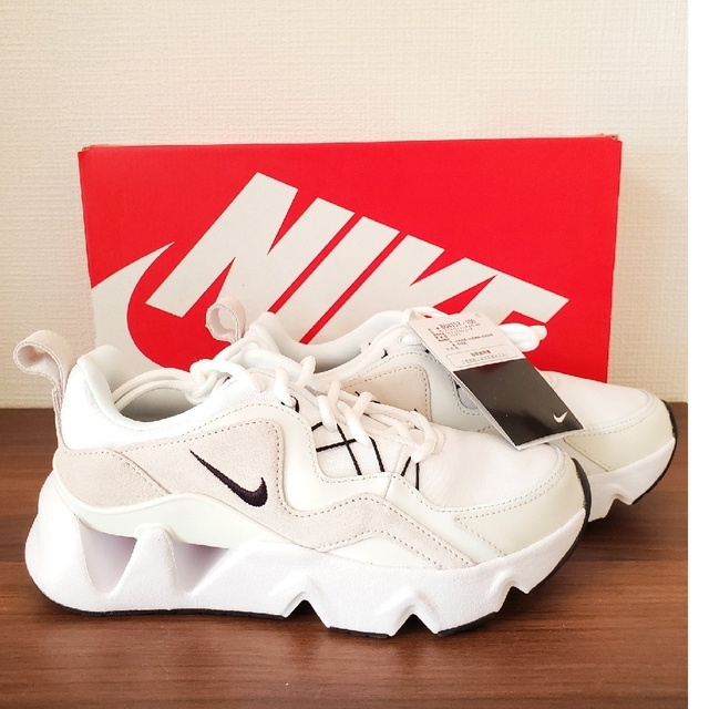 ルエットの NIKE ウィメンズシューズの通販 by ☆みき☆'s shop