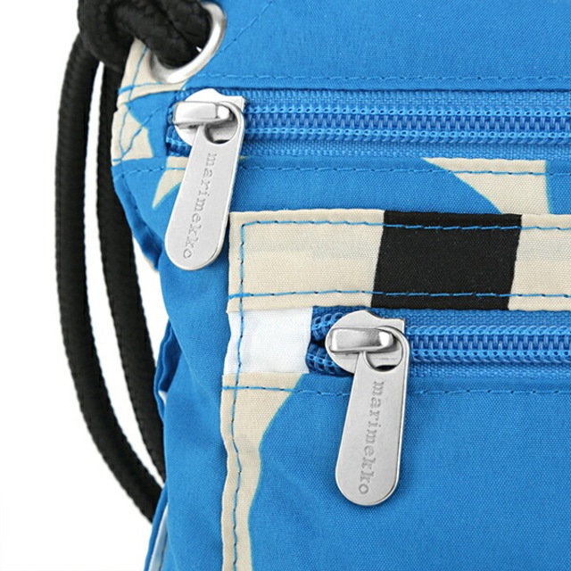 marimekko(マリメッコ)の新品 マリメッコ Marimekko ショルダーバッグ ウニッコ スマート トラベルバッグ ブルー レディースのバッグ(ショルダーバッグ)の商品写真
