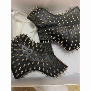 ジェフリーキャンベル(JEFFREY CAMPBELL)のレア！ジェフリーキャンベル 総スタッズ  変形ヒール(ハイヒール/パンプス)