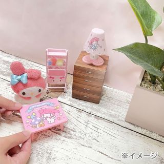 サンリオ - マイメロディ ミニ折りたたみテーブルの通販 by shop ...