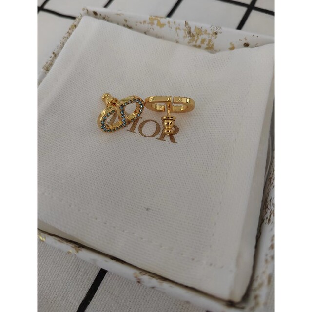 DIOR TRIBALES ピアス - www.glycoala.com