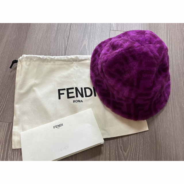 新品 FENDI フェンディ 帽子 ファー FF柄 S