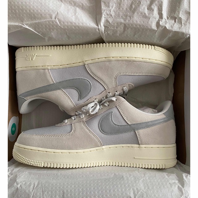 NIKE AIR FORCE 1 07 LV8 SAIL SMOKE GREY