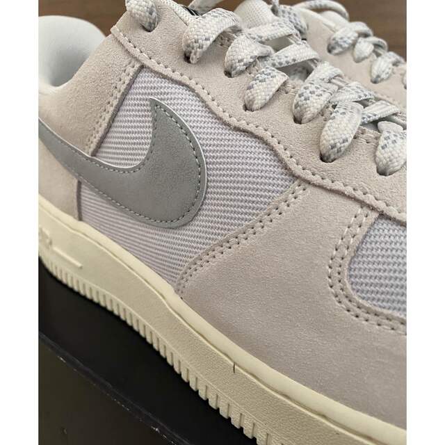 NIKE AIR FORCE 1 07 LV8 SAIL SMOKE GREY