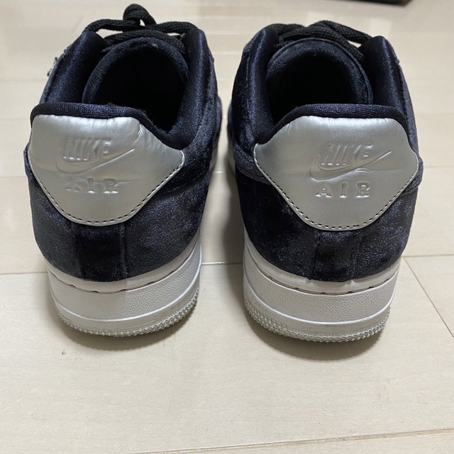 NIKE AIR FORCE 1 ベロア