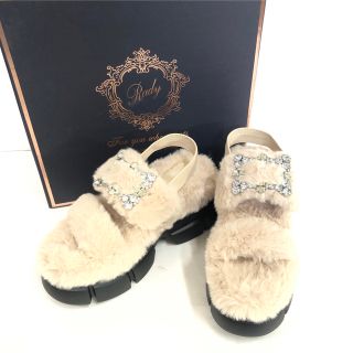 レディー(Rady)の【R🐻様専用】Rady ビジュー ファー 厚底 サンダル M ベージュ(サンダル)